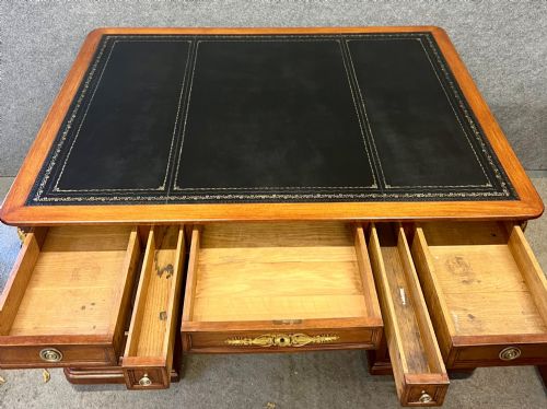 STUNNING LARGE ANTIQUE FRENCH MAHOGANY ORMOLU MOUNTED DESK - ADDITIONAL PHOTO 12