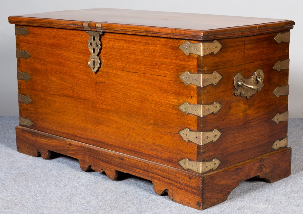 Oriental Rosewood Trunk/Coffer