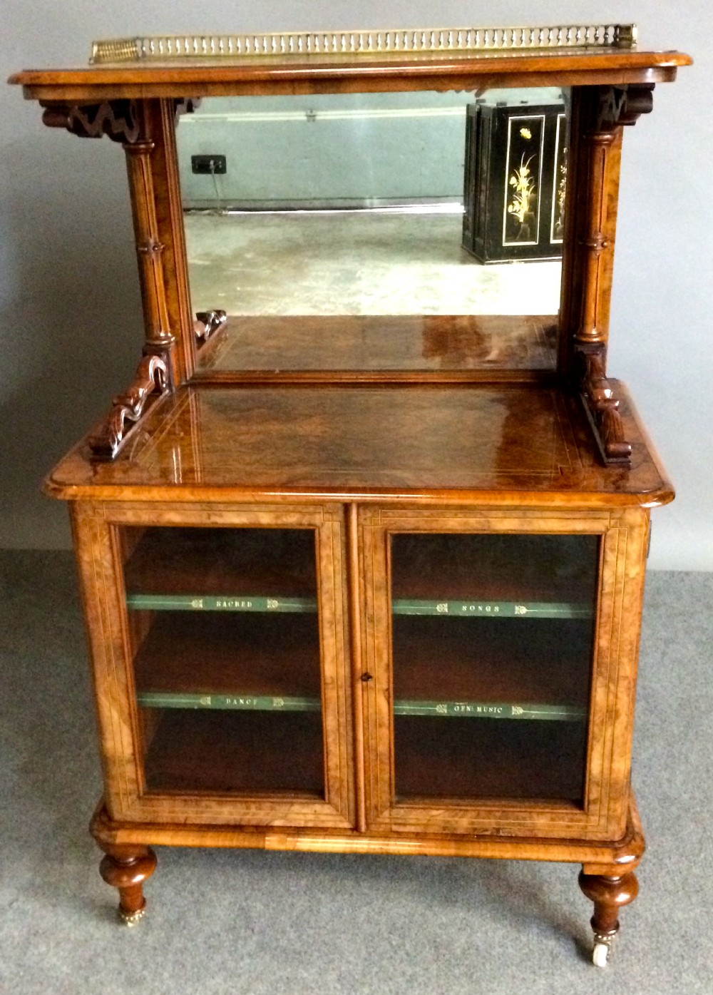 Quality Victorian Burr Walnut Music Cabinet