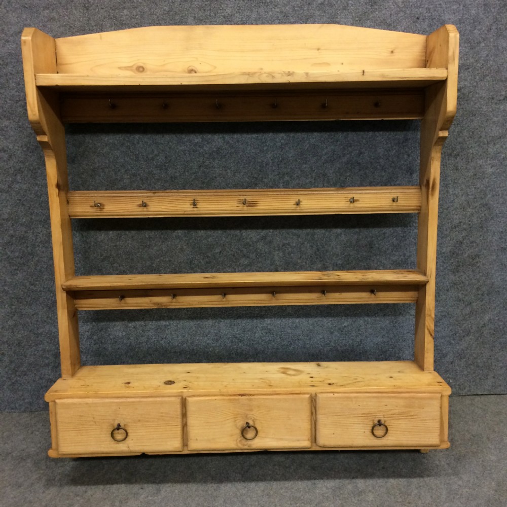 !9th.C. Pine Kitchen Shelves
