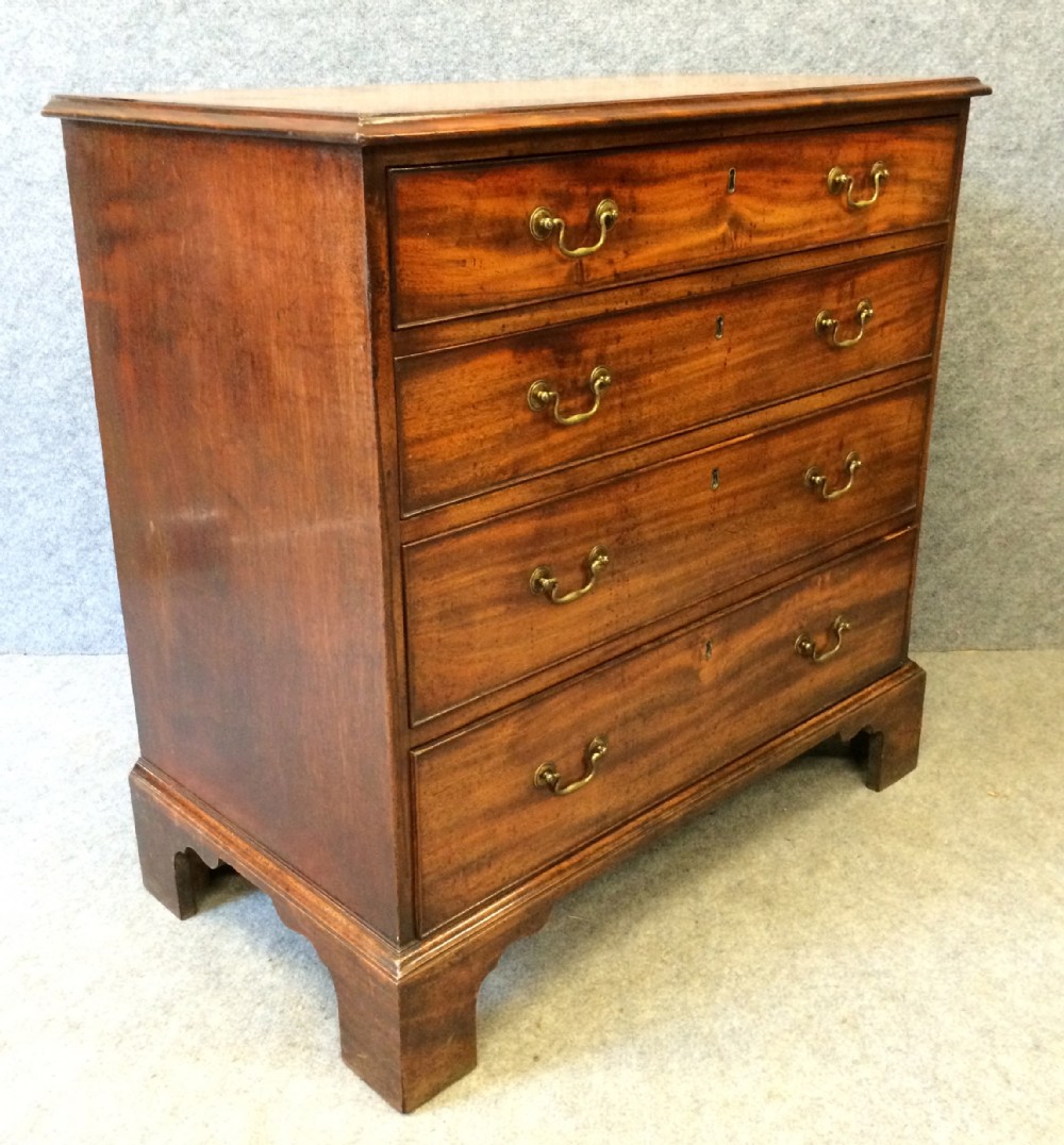 Small George III Period Chest of Drawers.