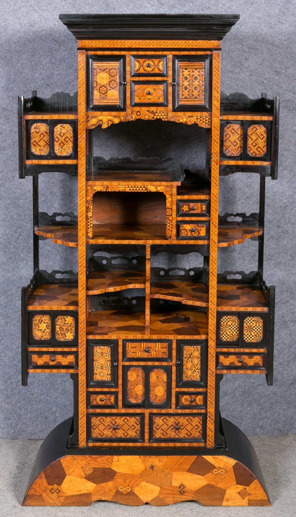 FINE JAPANESE SHODANA CABINET