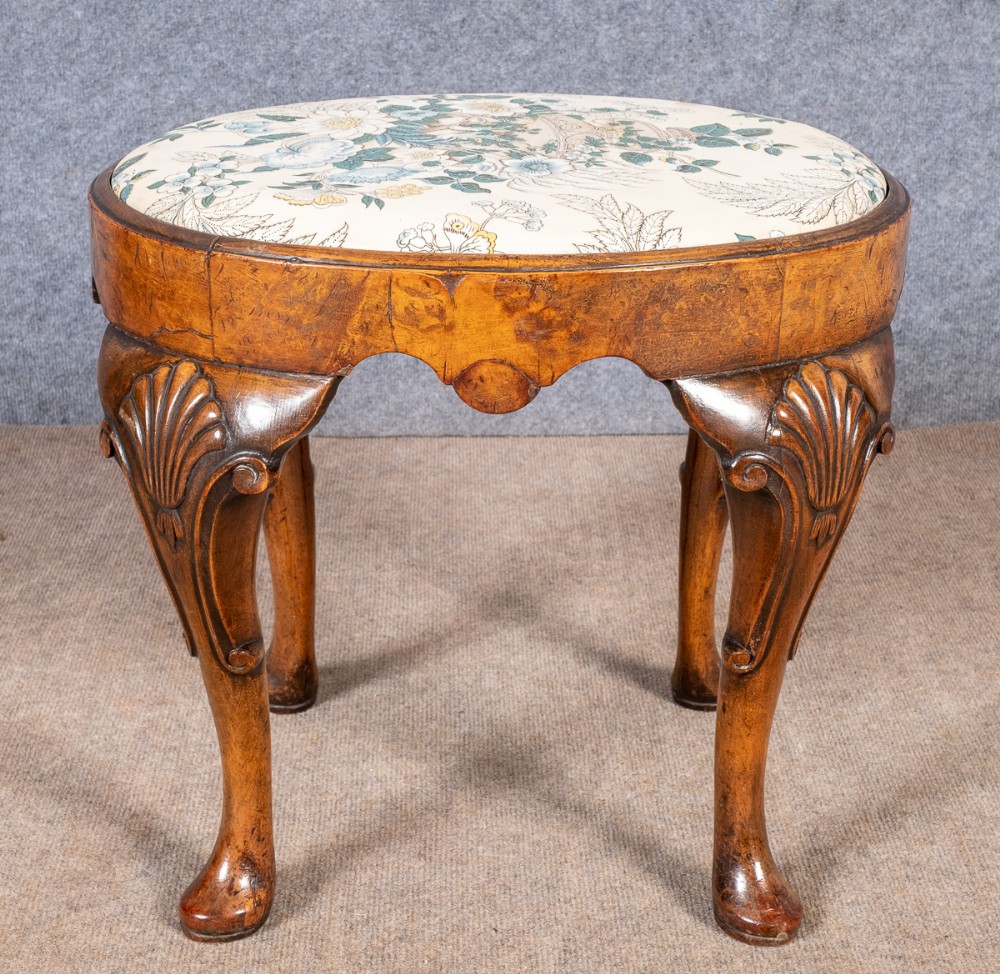 George 1 Style Walnut Stool