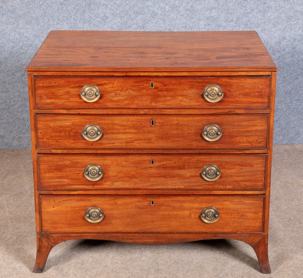 Hepplewhite Mahogany Dressing Chest of Drawers