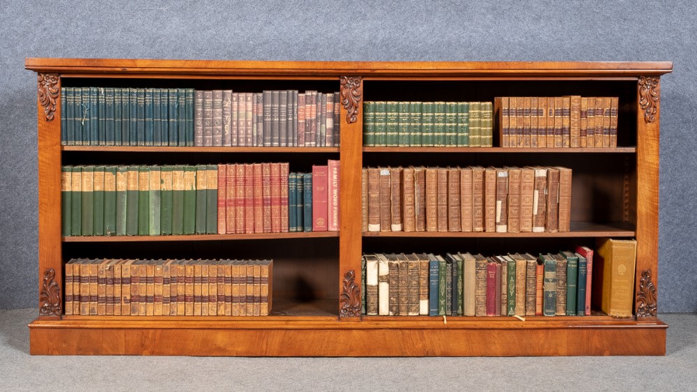 Good quality Victorian Walnut Open Bookcase