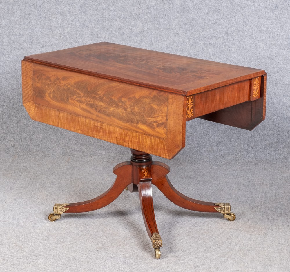 Fine Regency Pembroke Table