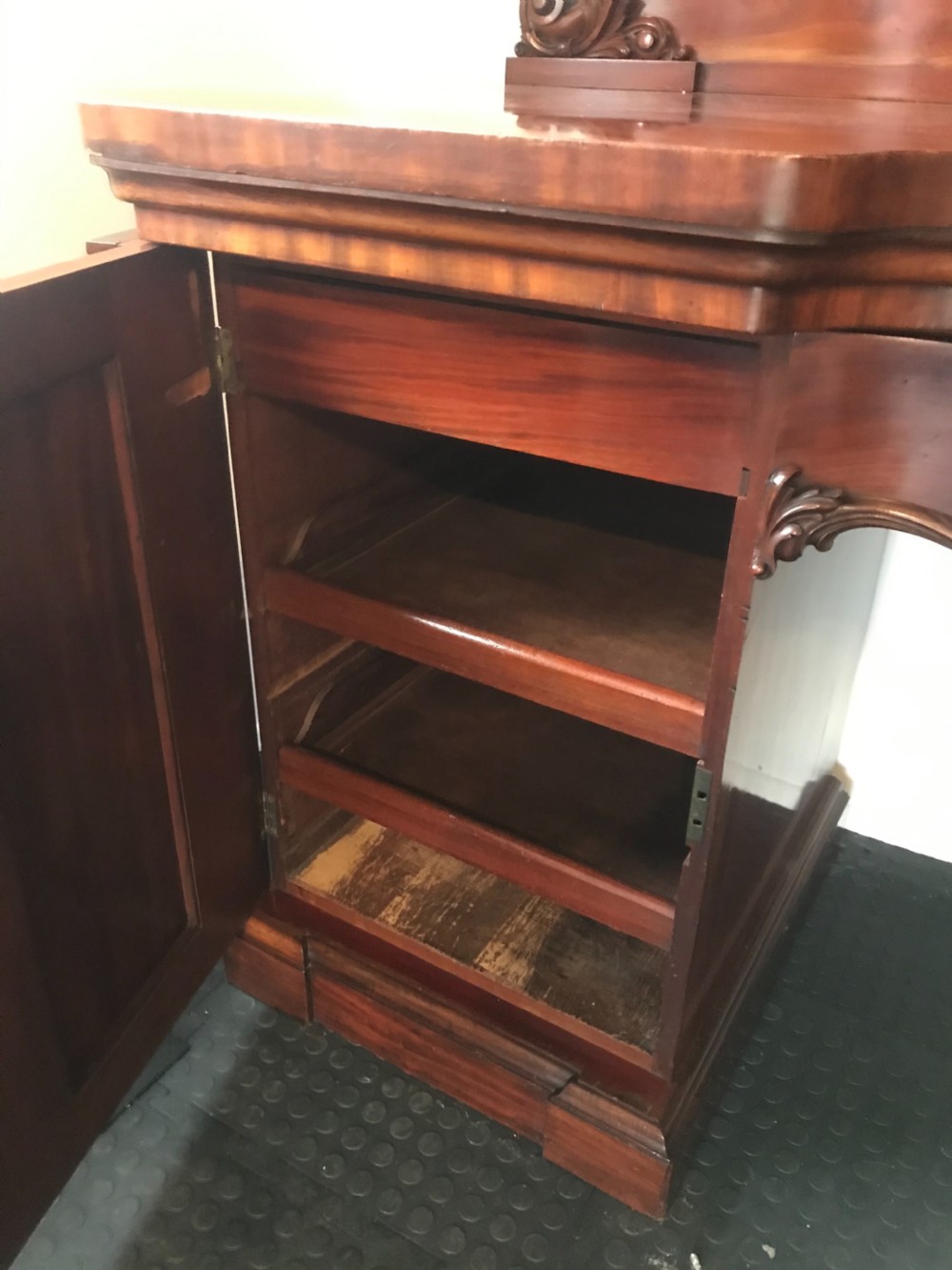 Superb Victorian Mahogany Sideboard View V