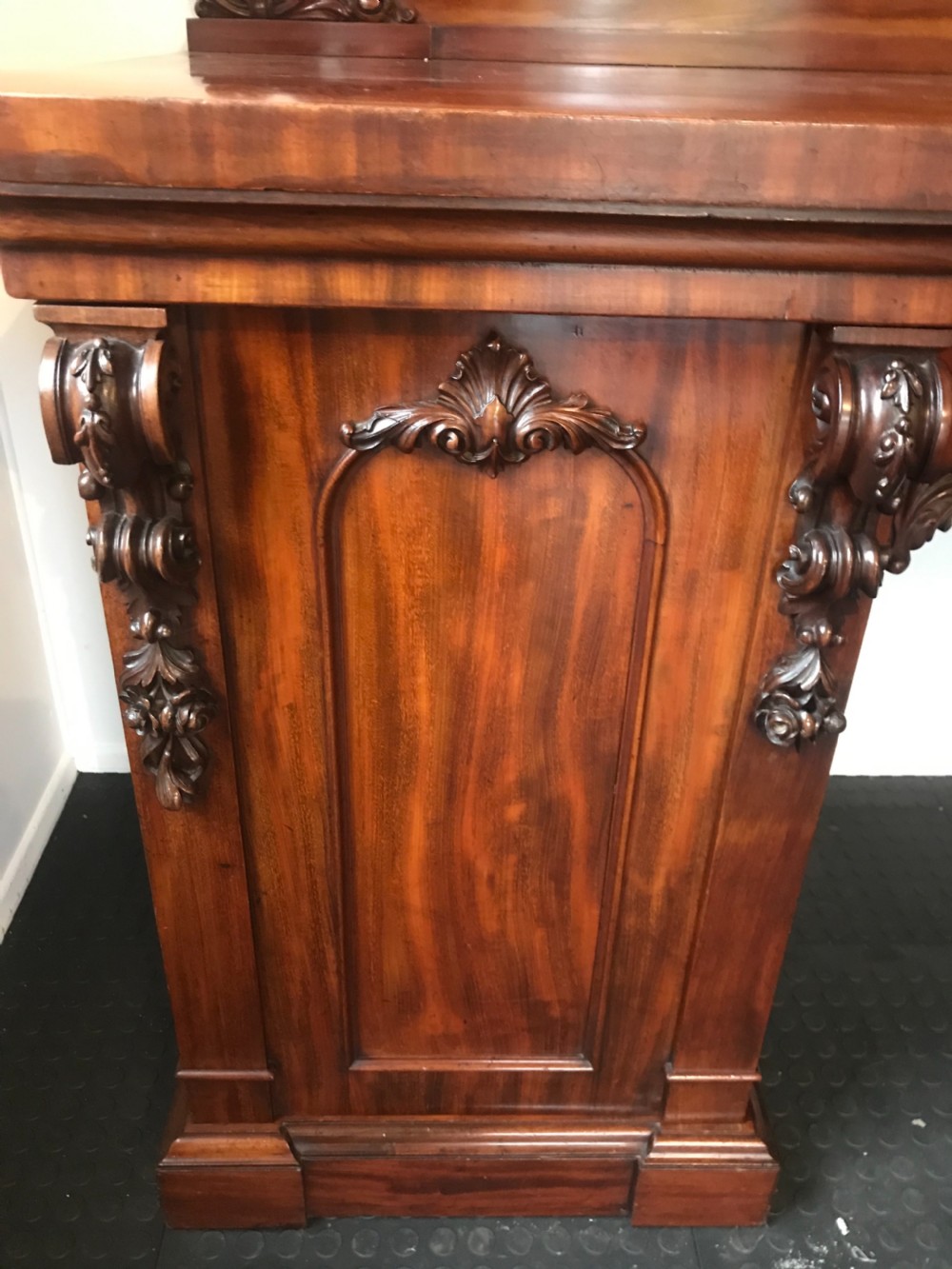 Superb Victorian Mahogany Sideboard View VIII