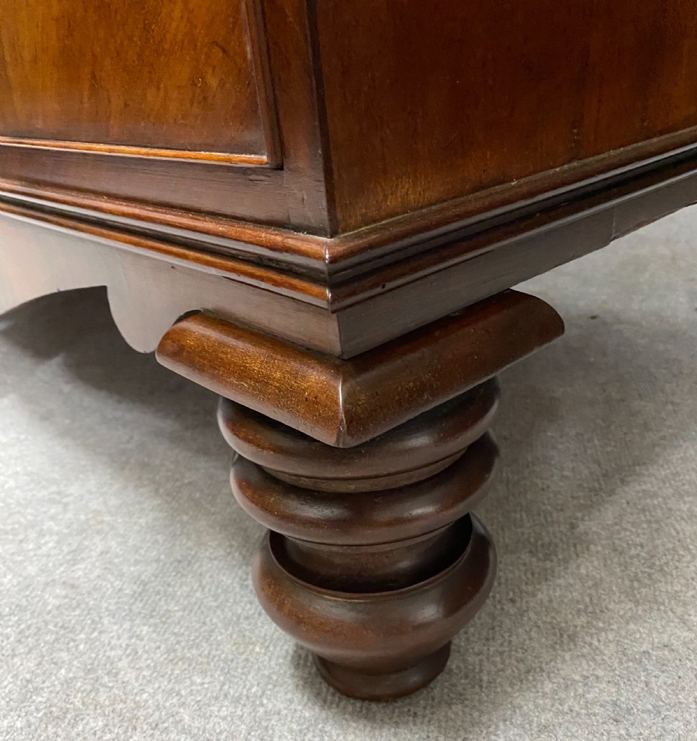 Superb Quality William IV Linen Press View VIII