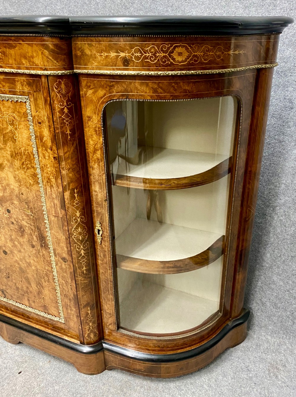 Fine Victorian Burr Walnut Side Cabinet Credenza View IV