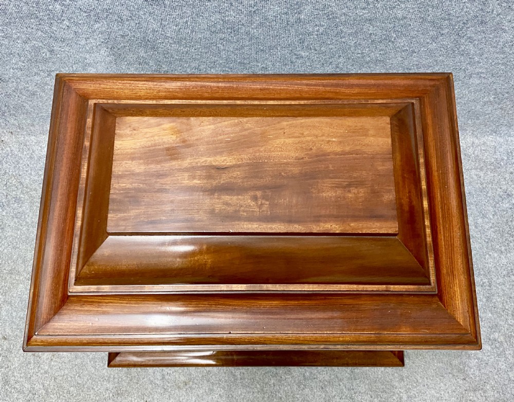 Good Quality Antique Mahogany Cellarette View IV