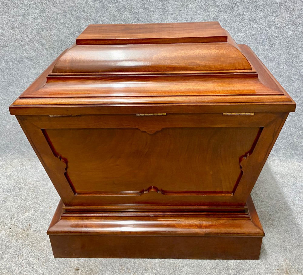 Good Quality Antique Mahogany Cellarette View VI