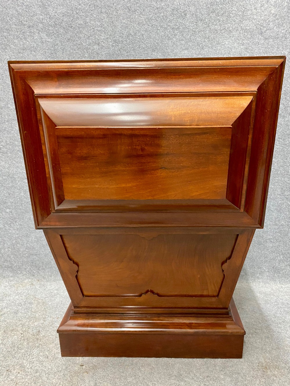 Good Quality Antique Mahogany Cellarette View VII