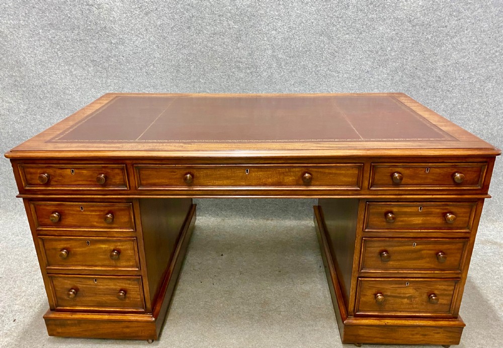 Good Quality Antique Mahogany Partners Desk