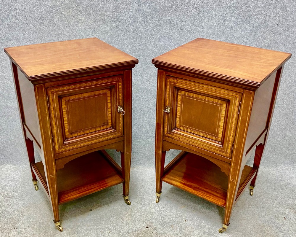 Good Pair of Edwardian Inlaid Bedside Cabinets View VIII