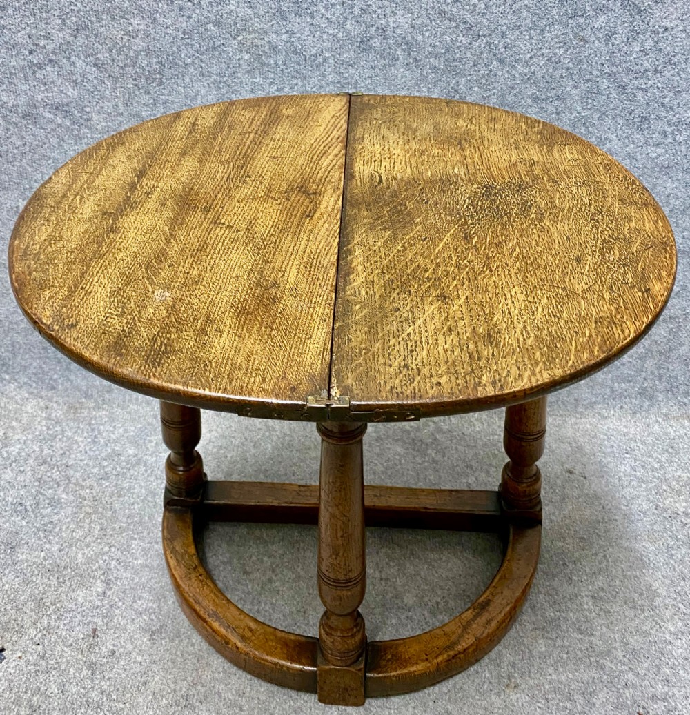 Small Oak End Table View II
