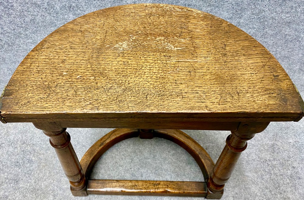Small Oak End Table View IV