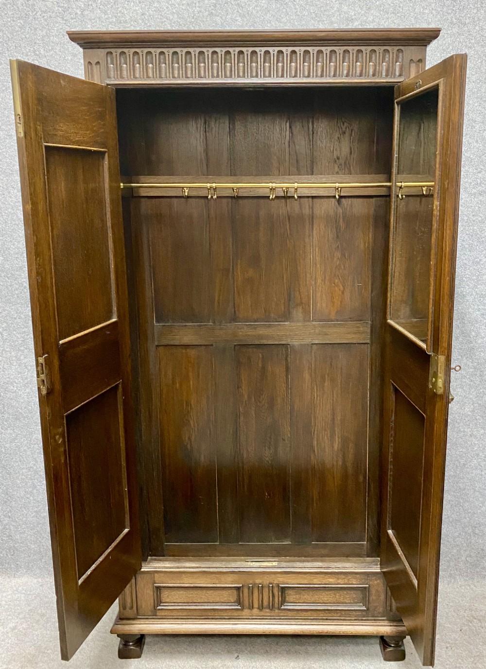 Maple & Co. Oak Hall Wardrobe View II