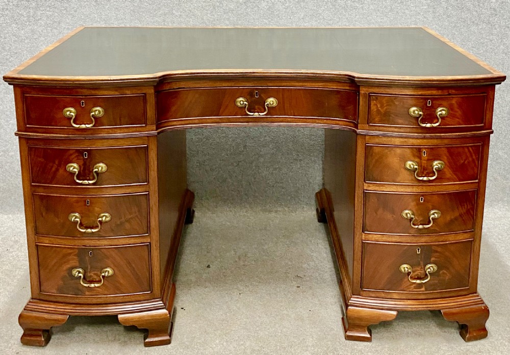 Super Quality Edwardian Mahogany Pedestal Desk