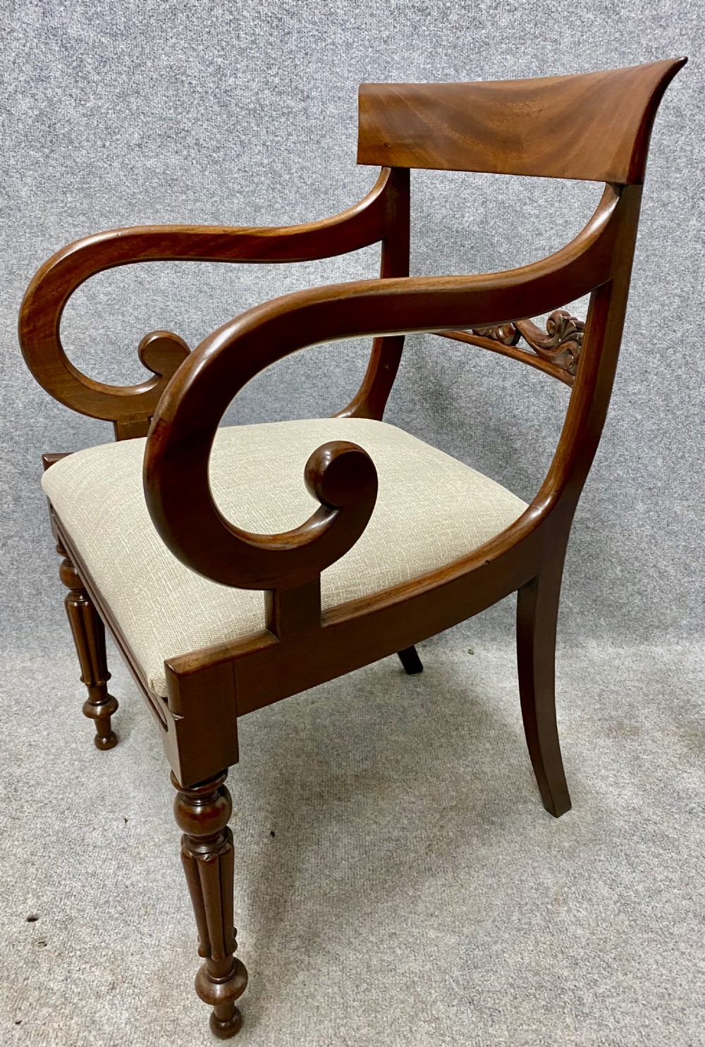 Very Good Set of 8 (6+2) William IV Mahogany Dining Chairs. View II