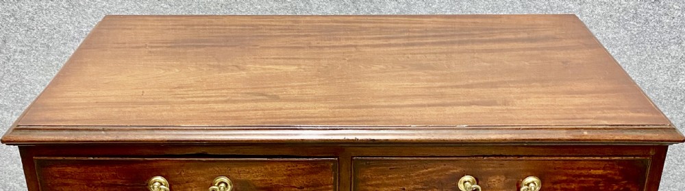 Good George III Mahogany Chest of Drawers View III