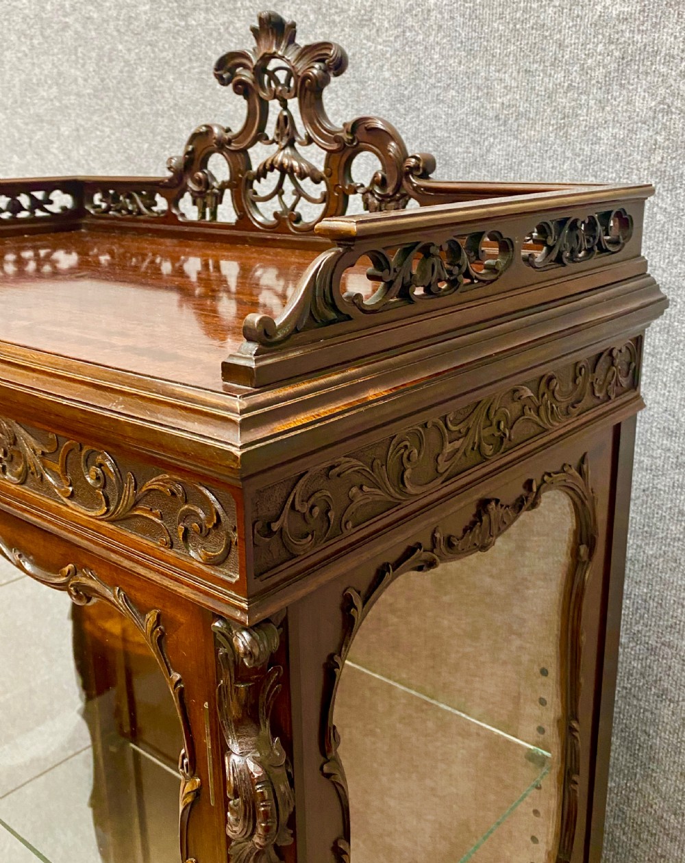Fine Edwards And Roberts Display Cabinet View IV