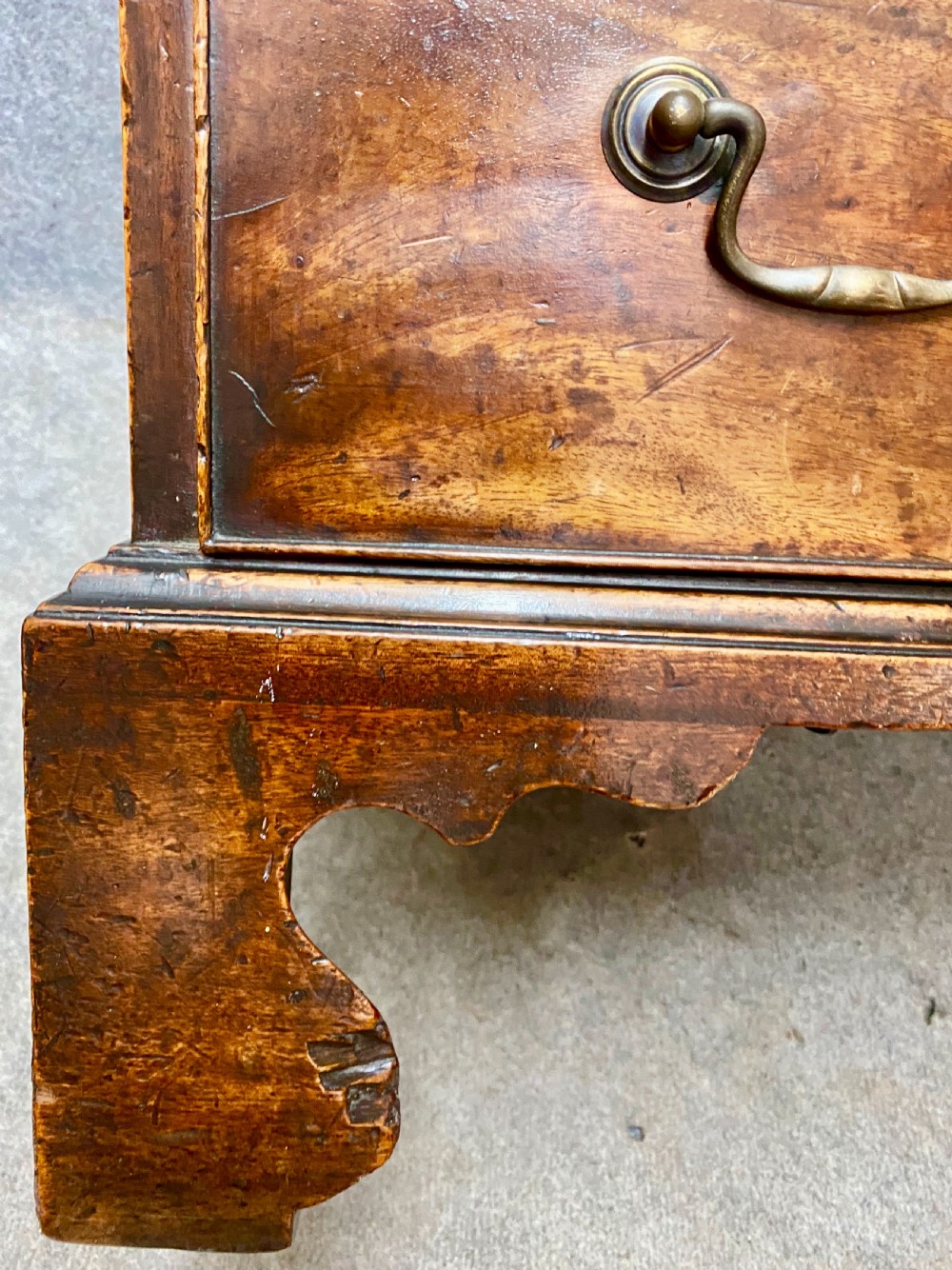 Good George III Mahogany Bachelors Chest of Drawers View V
