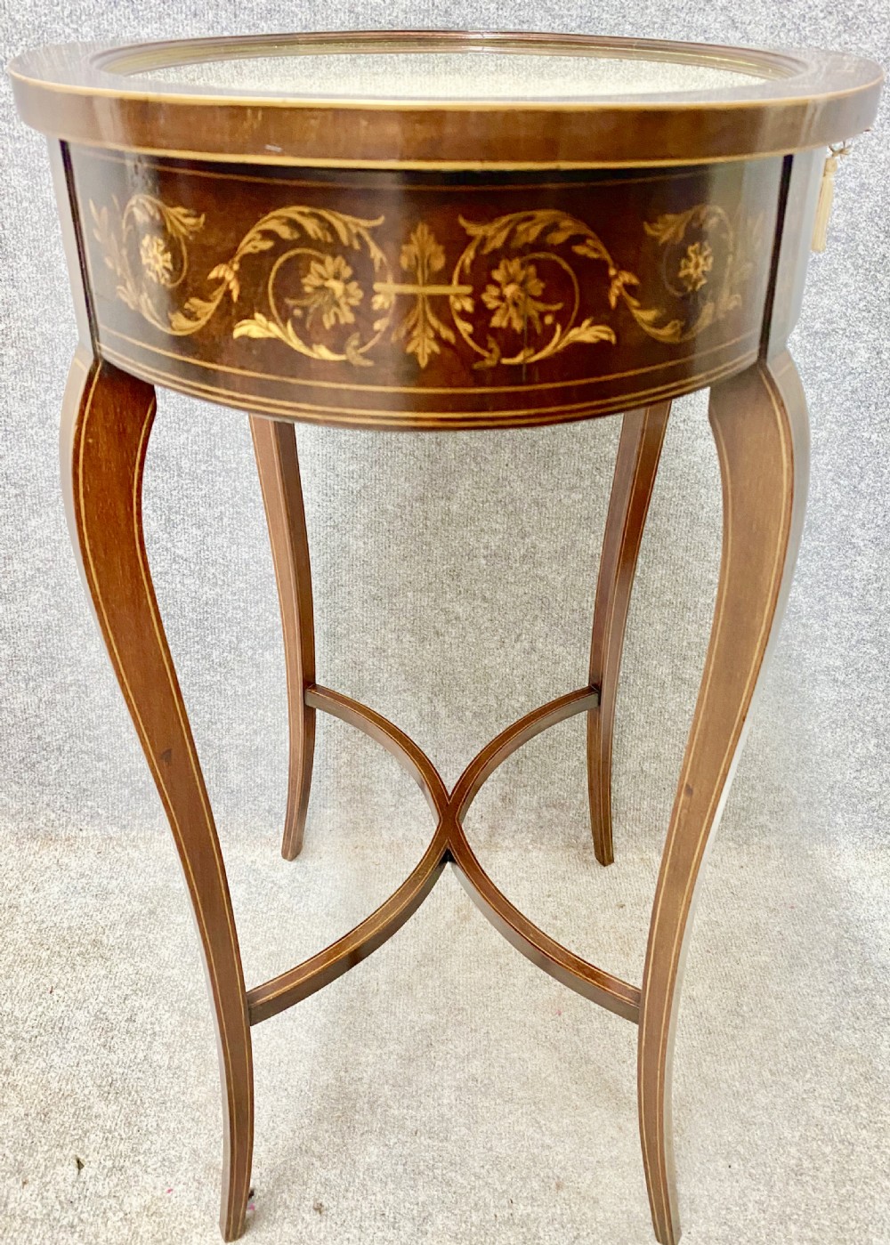 Fine Quality Inlaid Bijouterie Table View VII