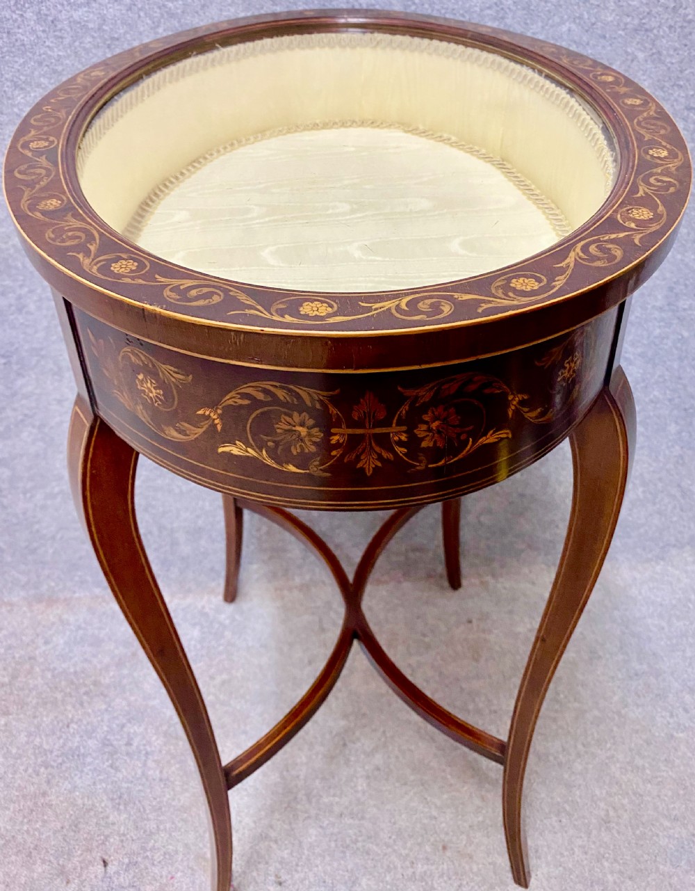 Fine Quality Inlaid Bijouterie Table View VIII