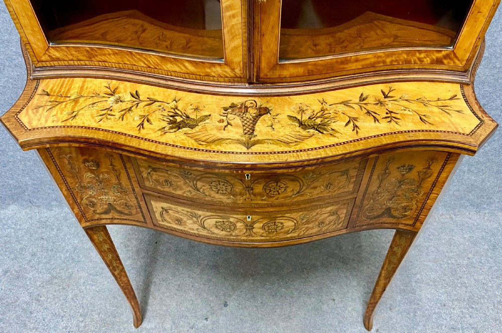 Fine Sheraton Revival Satinwood and Inlaid Display Cabinet View IV