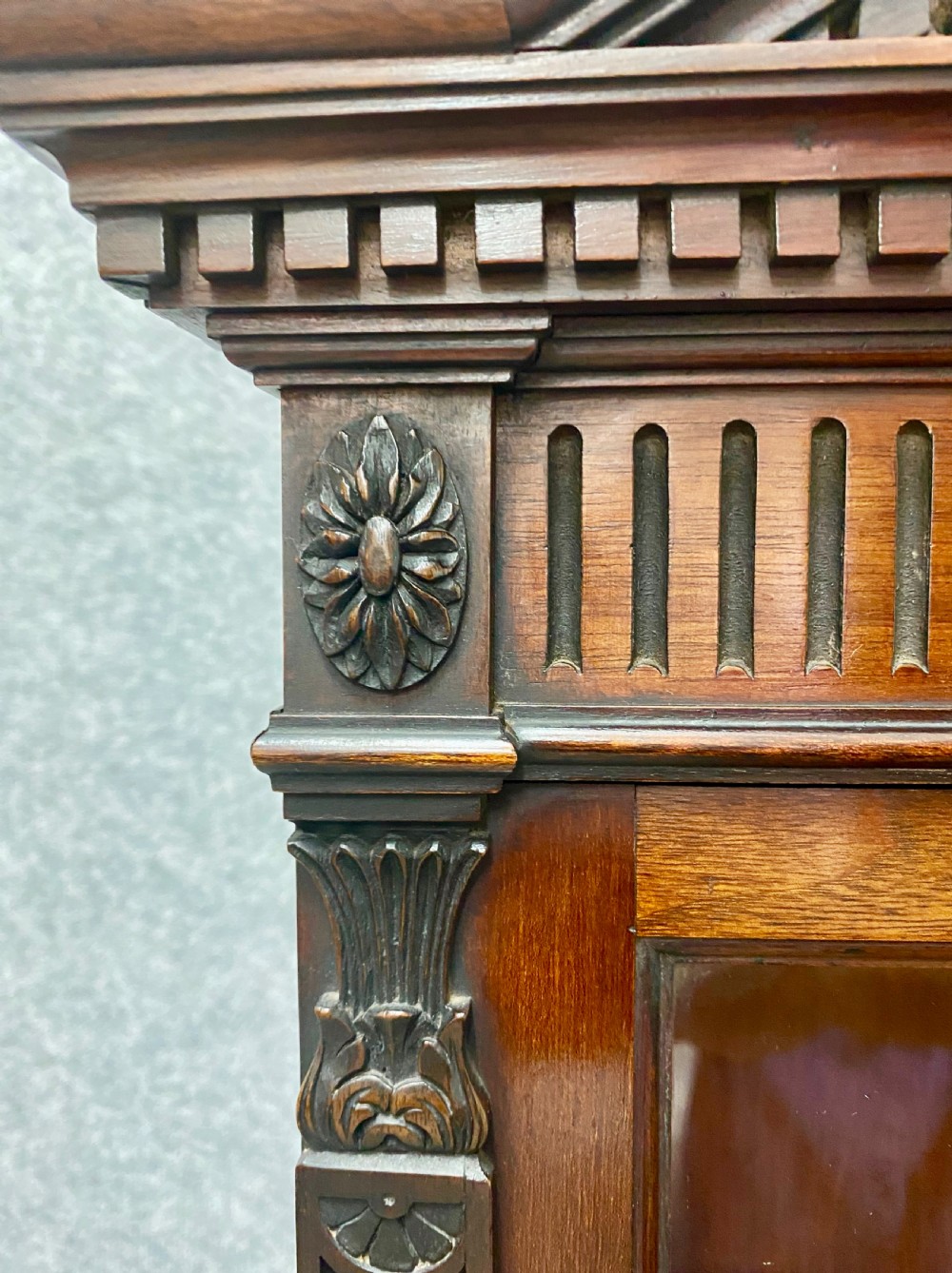 Edwards & Roberts Chippendale Style Cabinet / Bookcase View VI