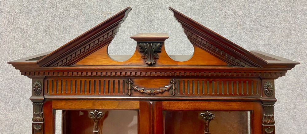 Edwards & Roberts Chippendale Style Cabinet / Bookcase View VII