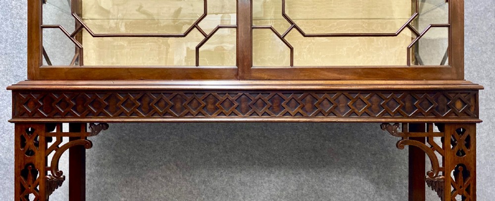 Fine Chinese Chippendale Style Mahogany Display Cabinet View VIII
