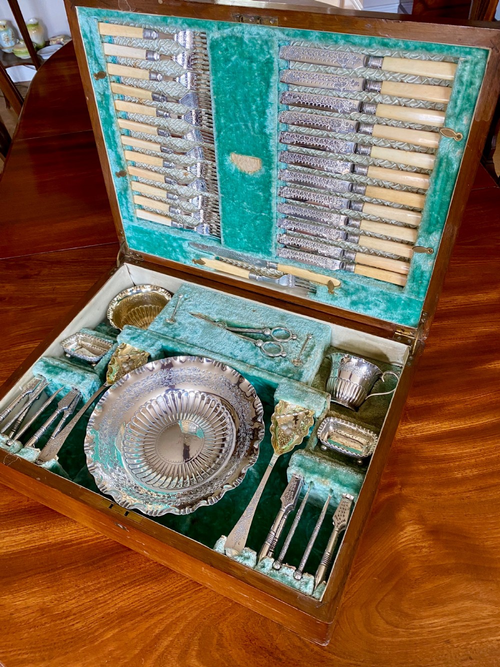 Good Edwardian Silver Plated Canteen View XII