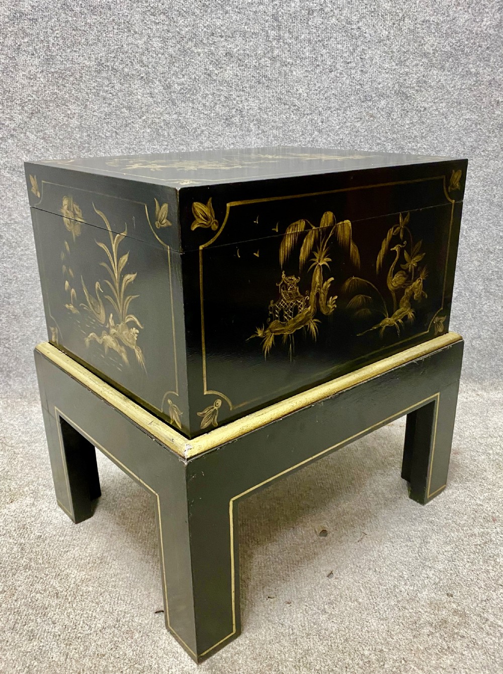 Small Chinoiserie Black Lacquered Box on Stand 