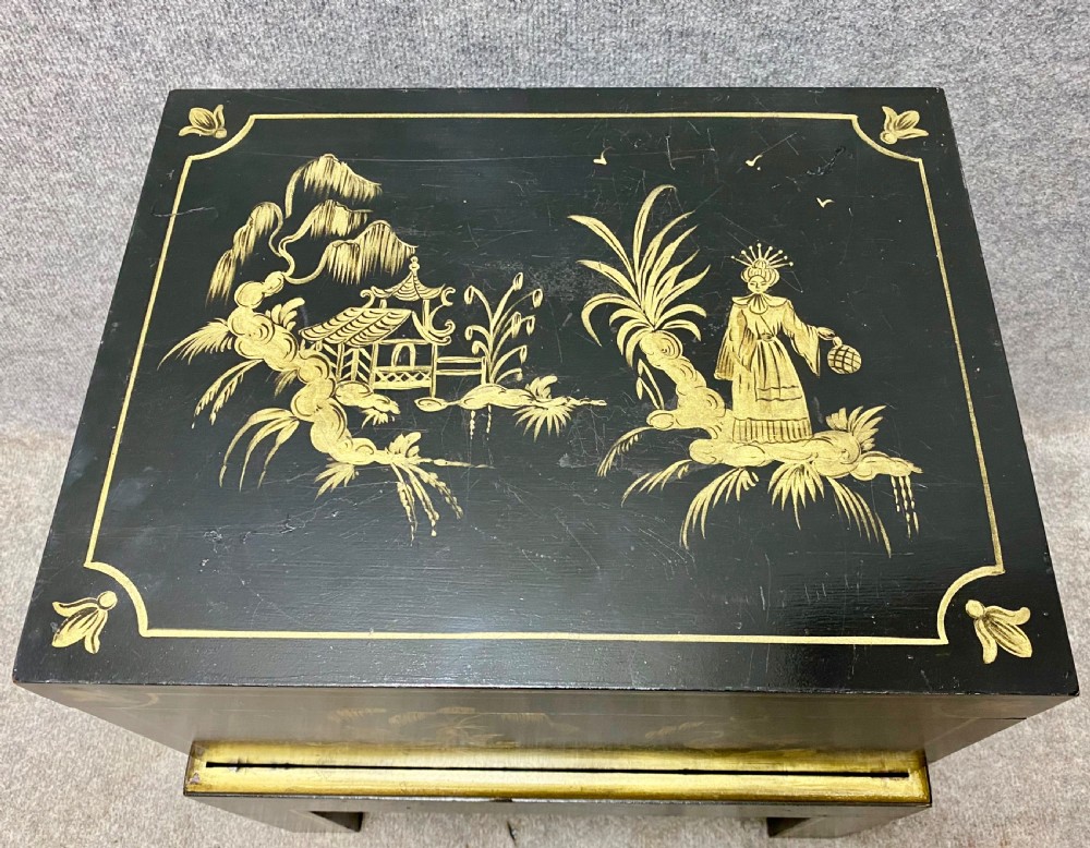 Small Chinoiserie Black Lacquered Box on Stand  View III