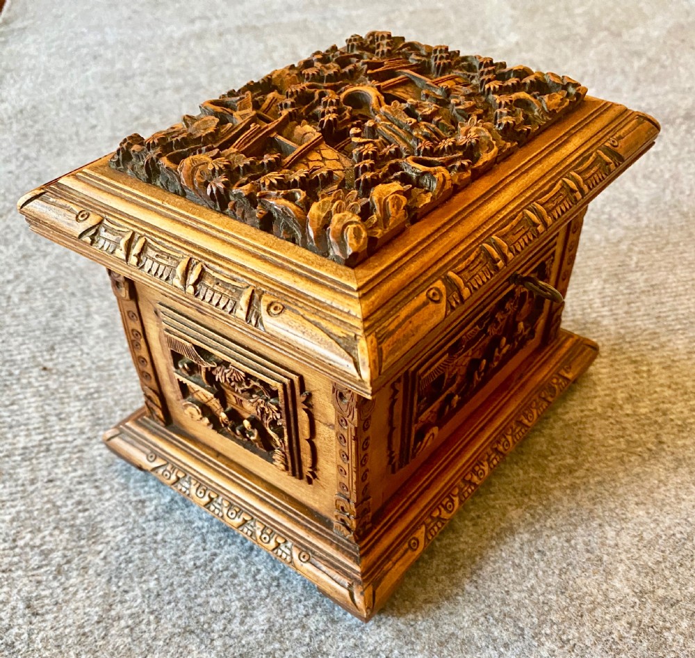 Small Chinese Canton Sandalwood Jewellery Casket