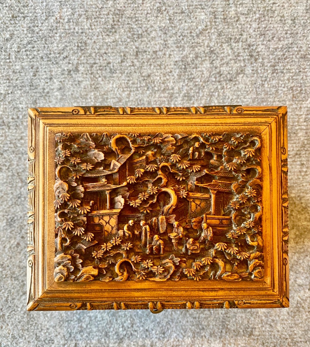 Small Chinese Canton Sandalwood Jewellery Casket View VII