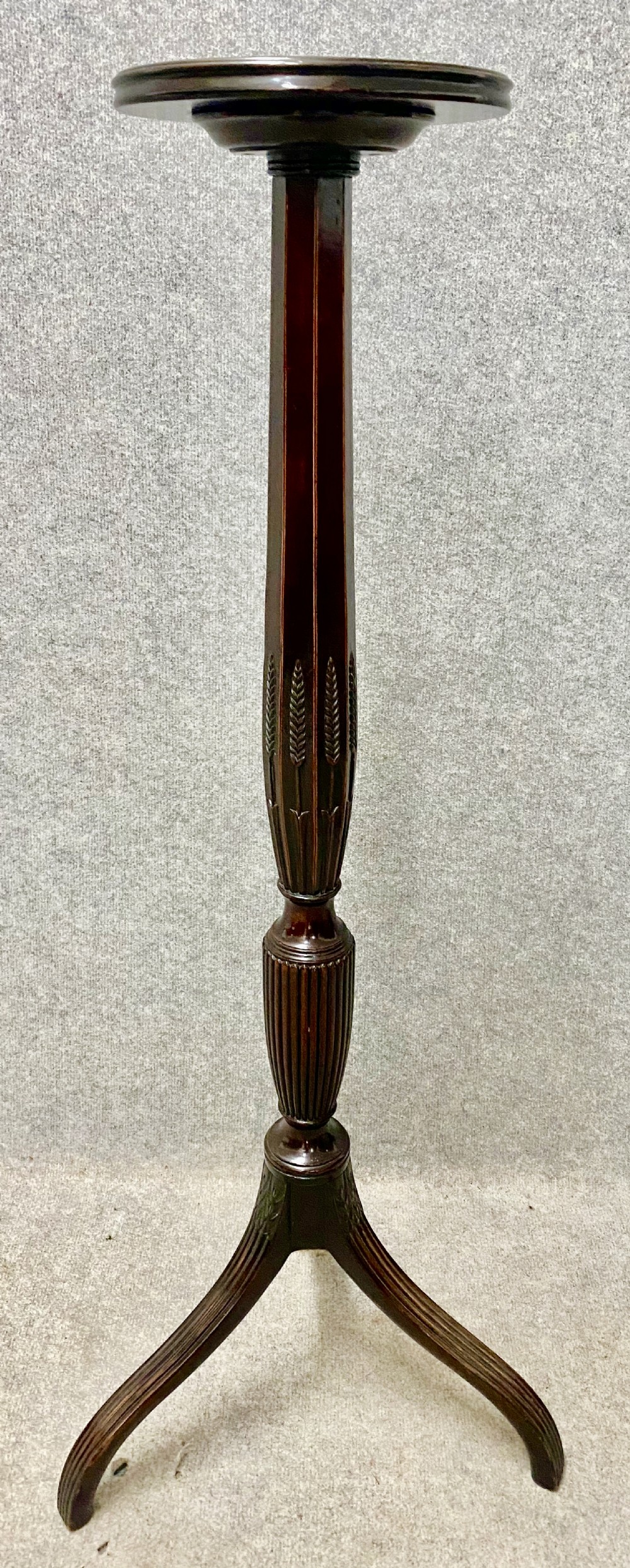 Superior Quality Hepplewhite Style Torchere