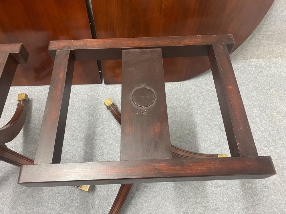 Antique Mahogany 3 Pillar Dining Table View X