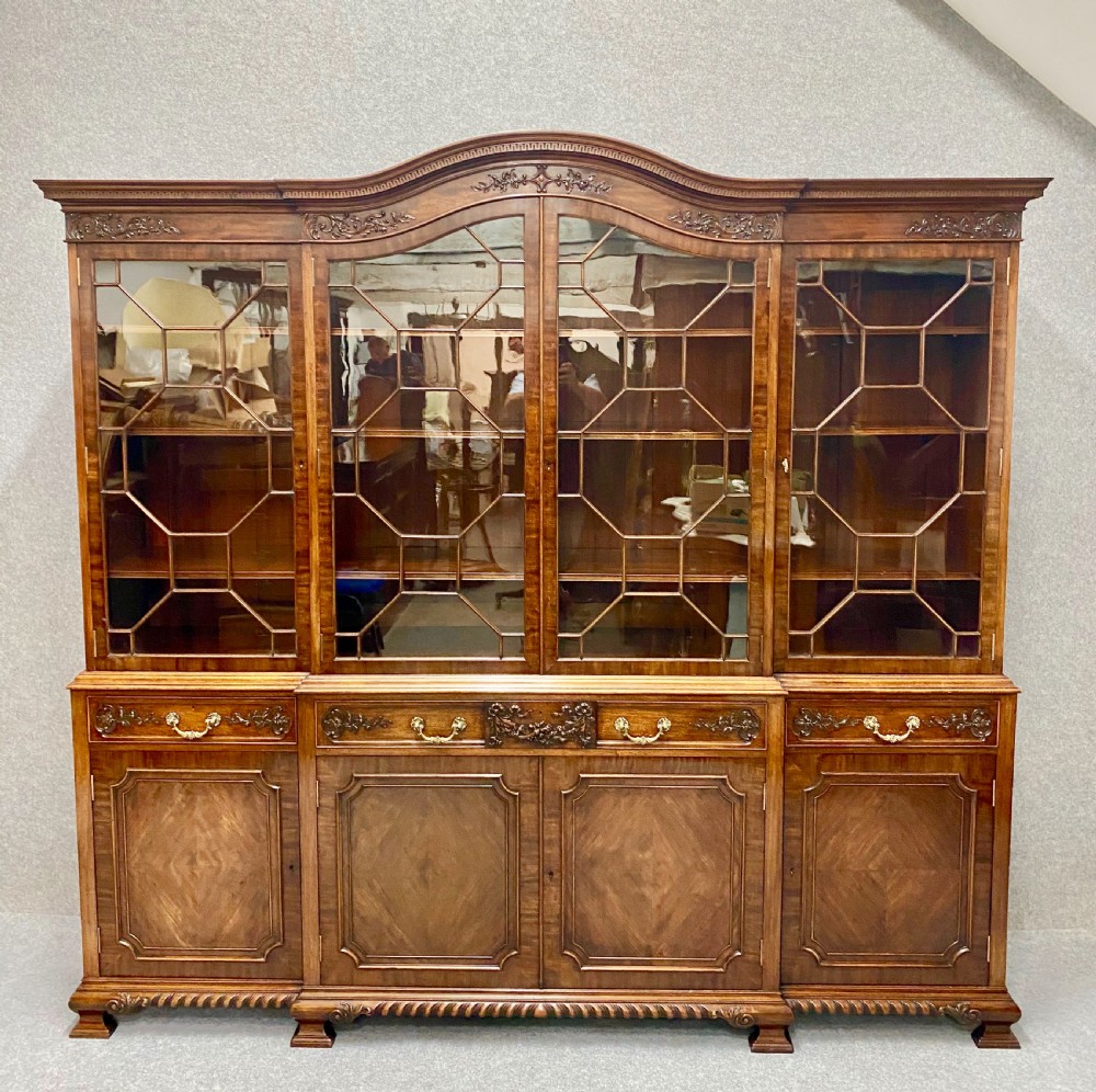 Fine Quality Gillows of Lancaster Breakfront Bookcase
