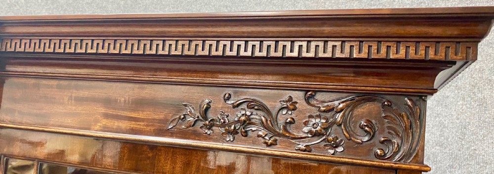 Fine Quality Gillows of Lancaster Breakfront Bookcase View VI