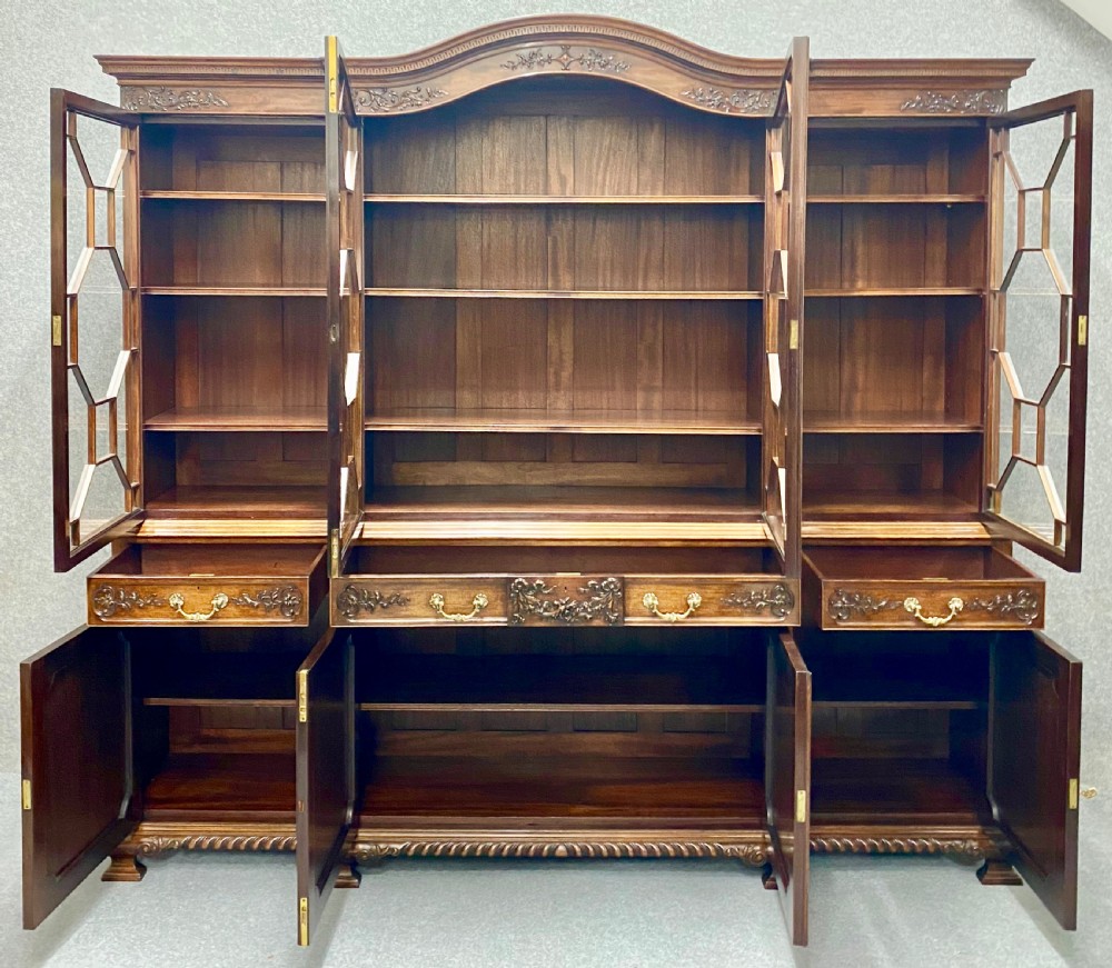 Fine Quality Gillows of Lancaster Breakfront Bookcase View VIII