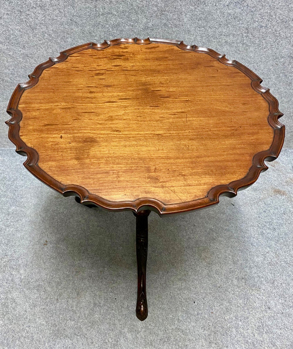 Chippendale Style Pie Crust Edge Occasional Tripod Table View V