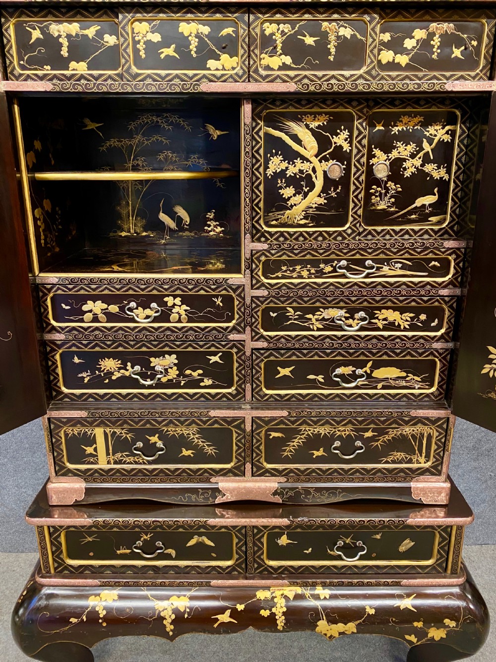 Fine Meiji Period Lacquer Shodana Cabinet View VI