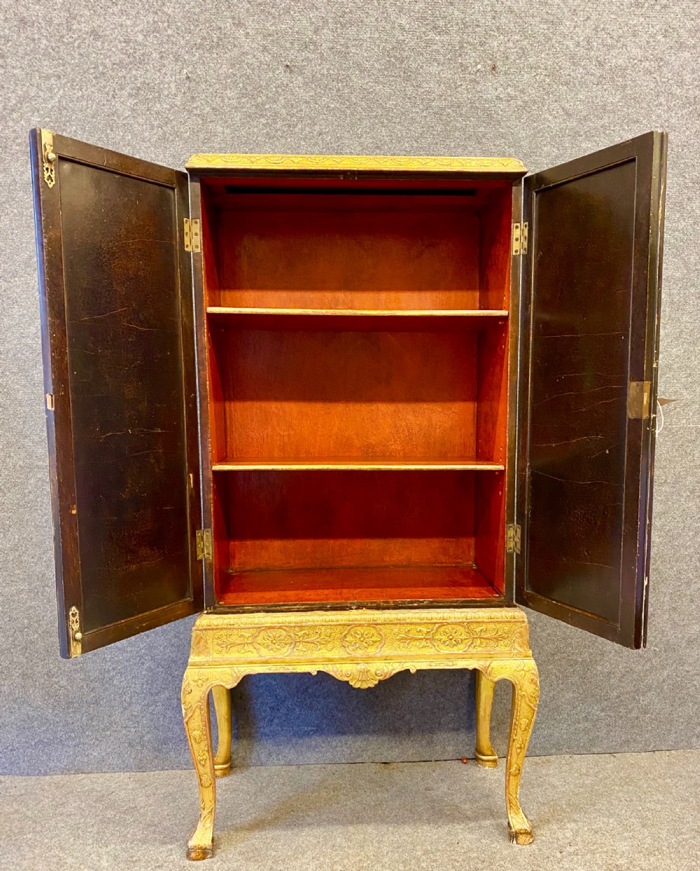 Stunning Chinoiserie Cabinet View III