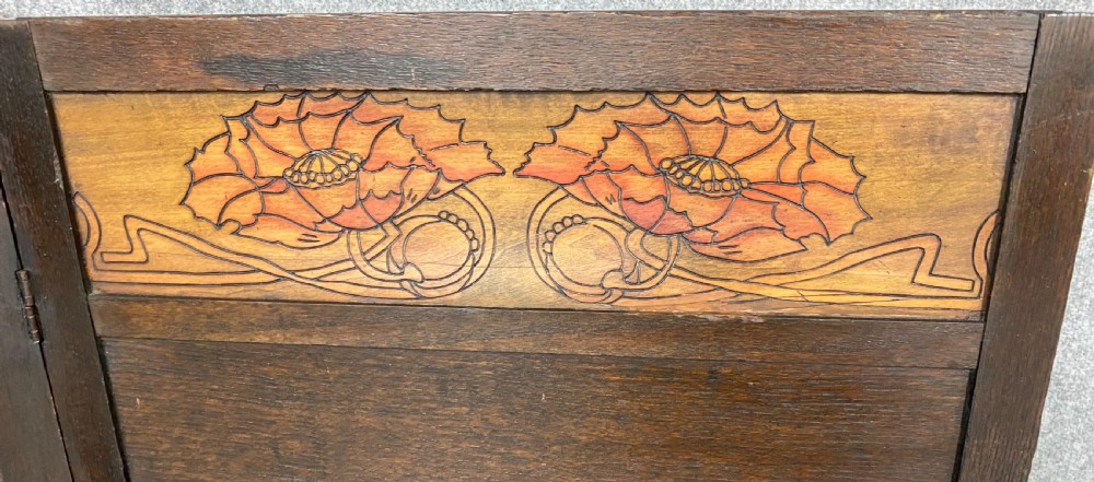 Liberty & Co Poppy Screen View III