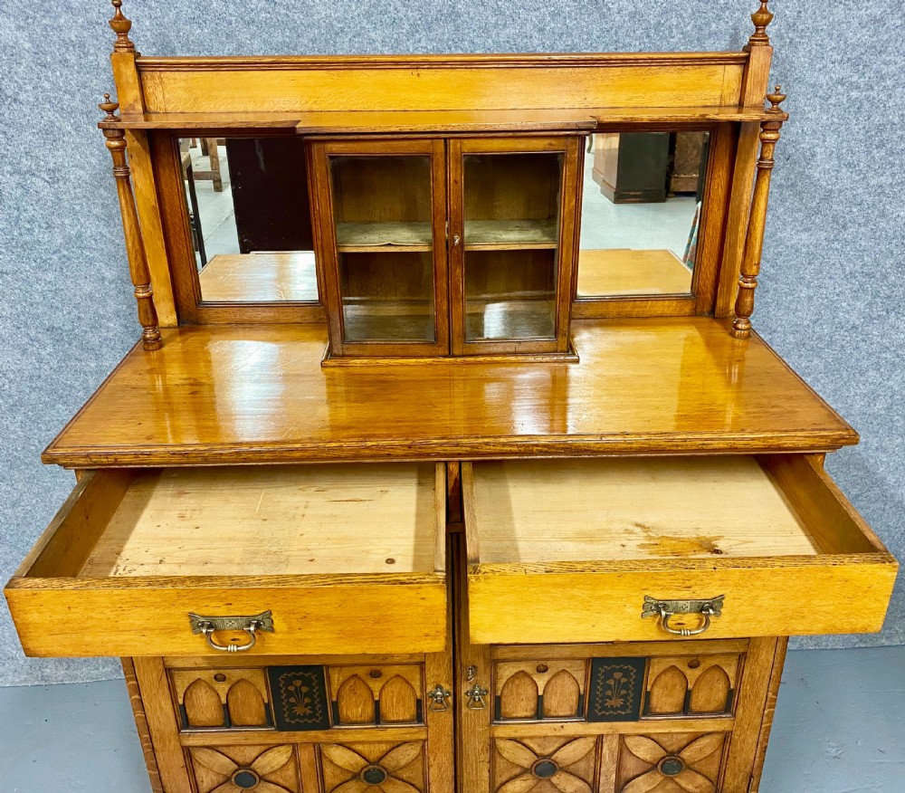 Unusual Arts and Crafts Golden Oak Sideboard View VII