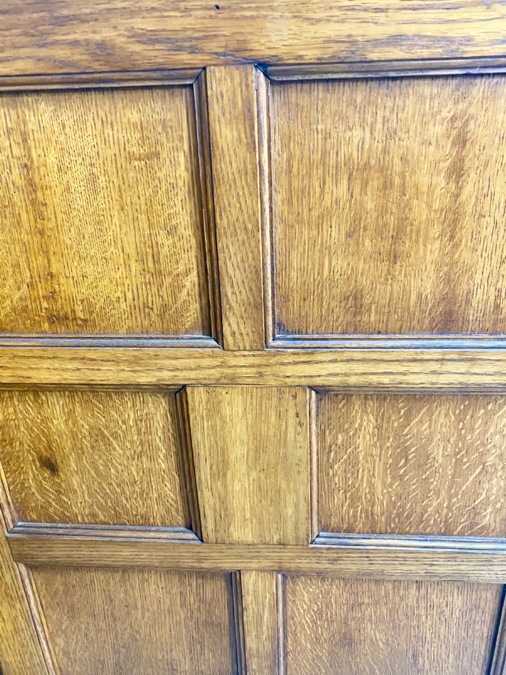 Unusual Arts and Crafts Golden Oak Sideboard View IX