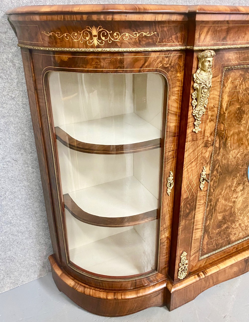 Fine Victorian Burr Walnut Credenza Side Cabinet View VII
